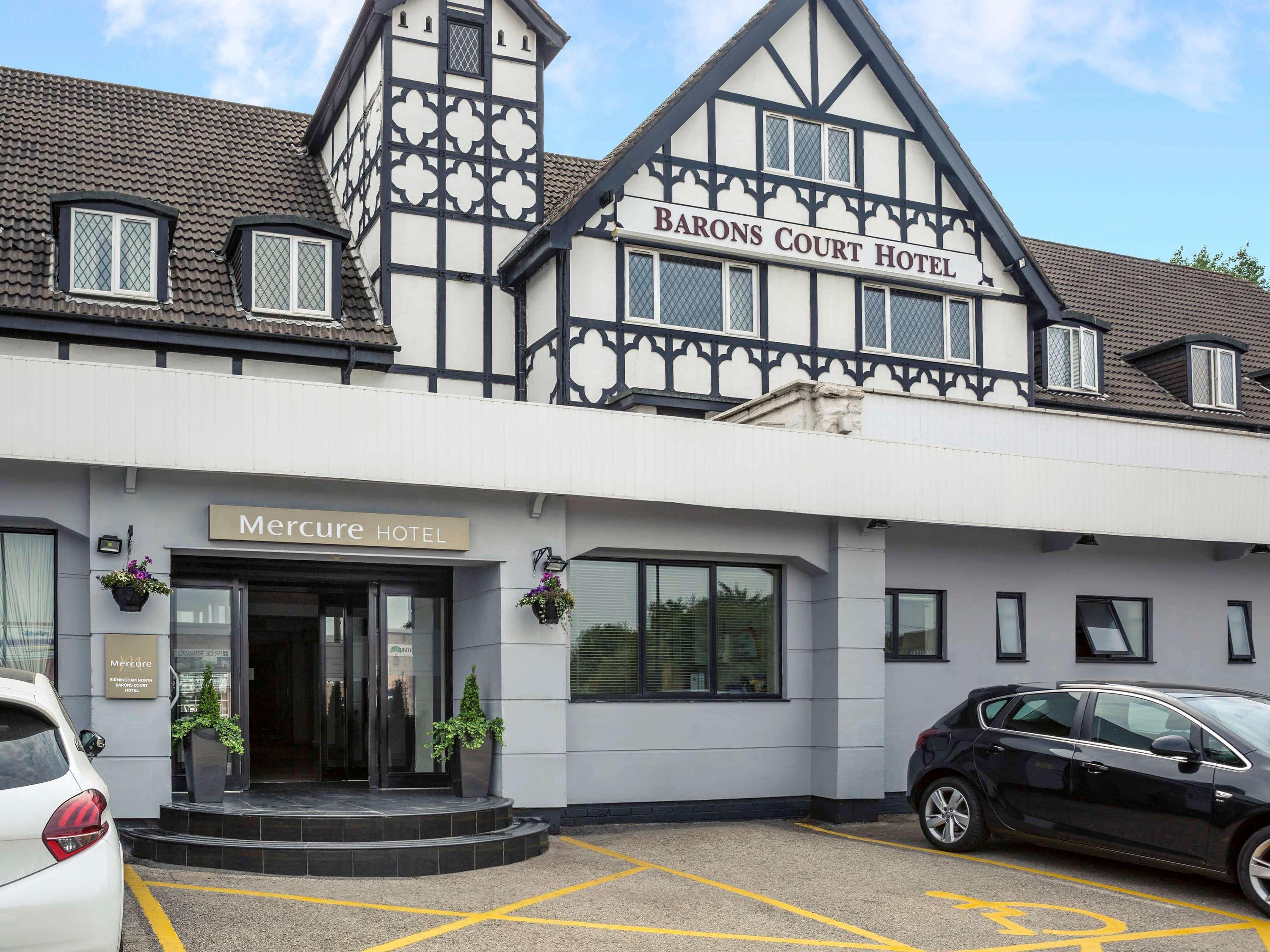 Barons Court Hotel Walsall Exterior foto